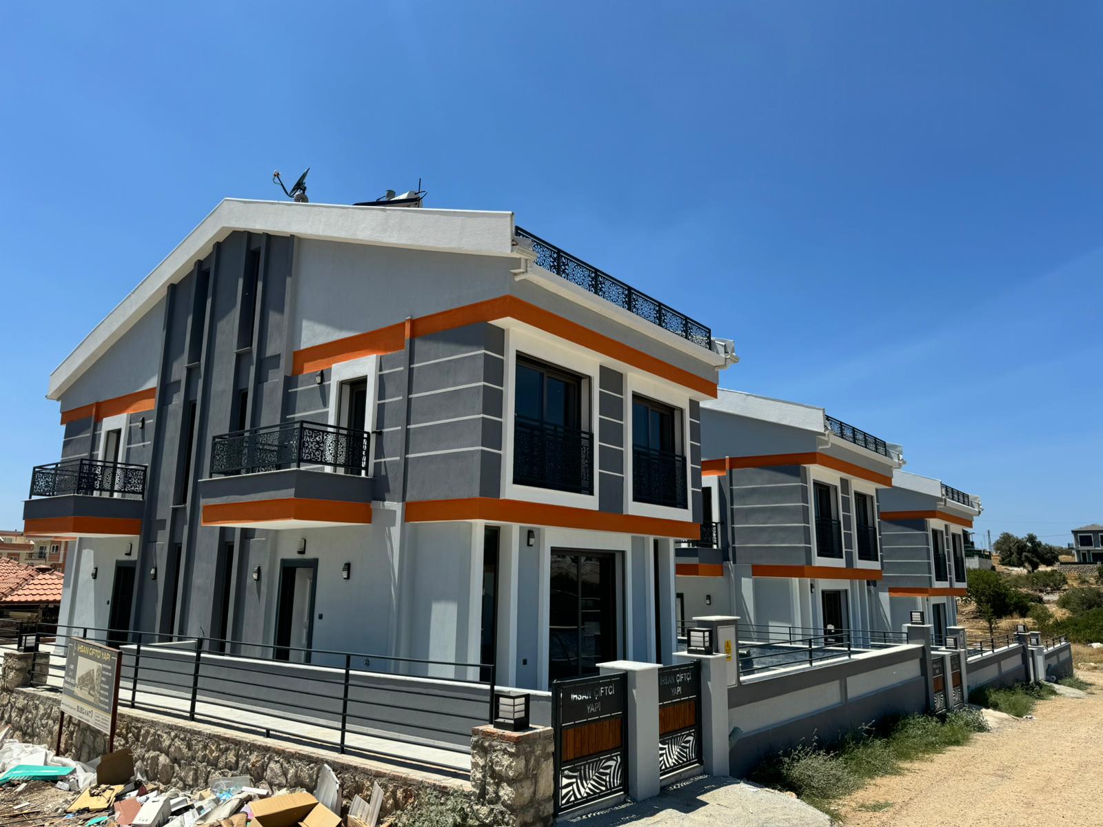 ELEGANT COMPLEX HOMES 3