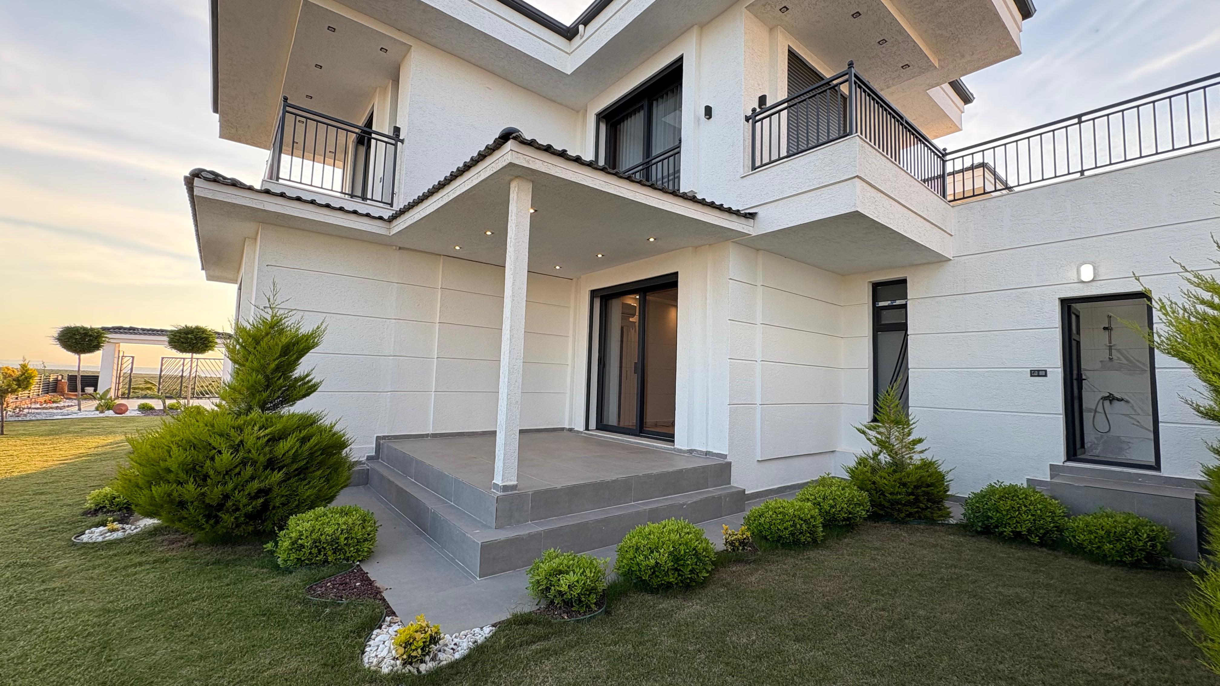 ELEGANT COMPLEX HOMES 1 