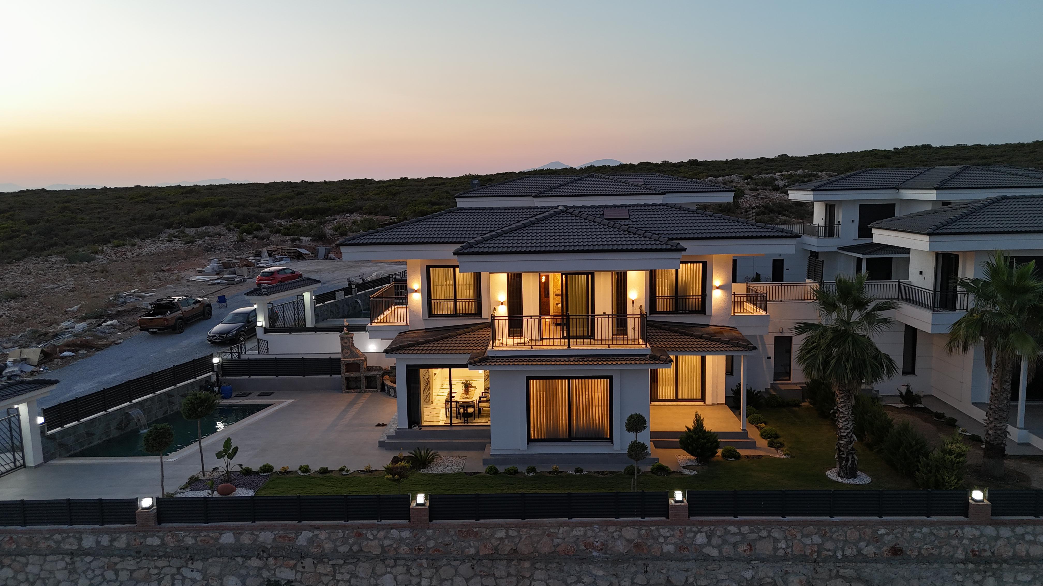 ELEGANT COMPLEX HOMES 1 