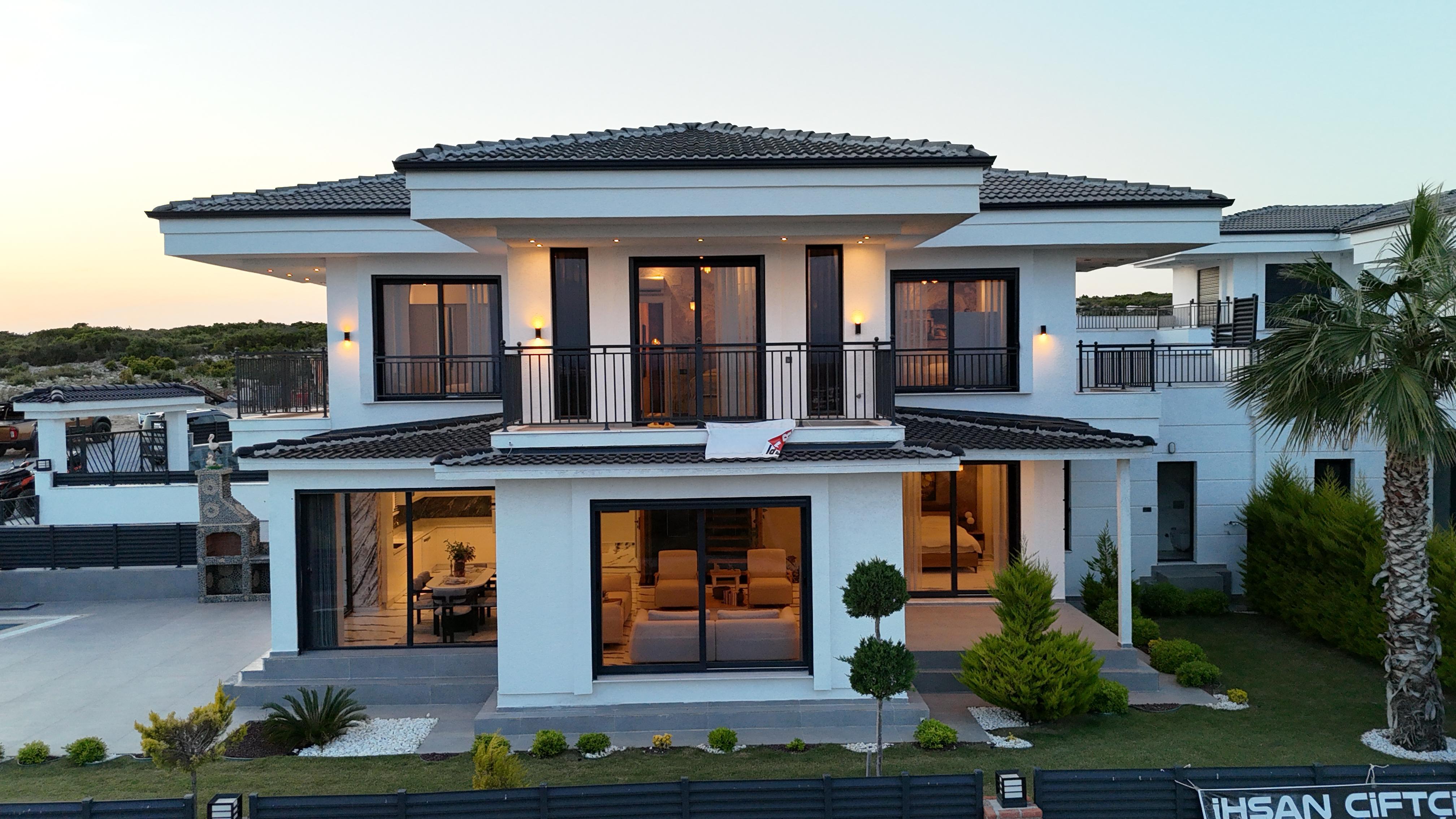 ELEGANT COMPLEX HOMES 1 